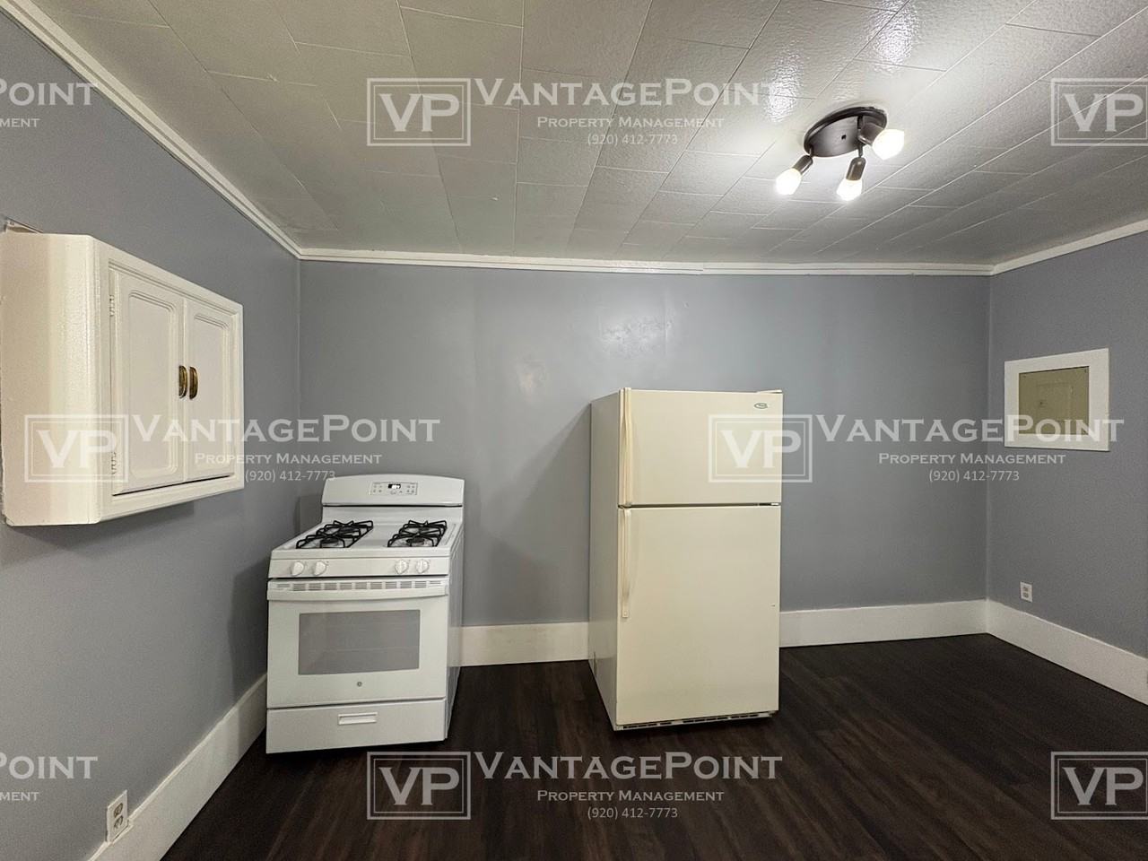 416 3rd St #A - Photo 5 of 17