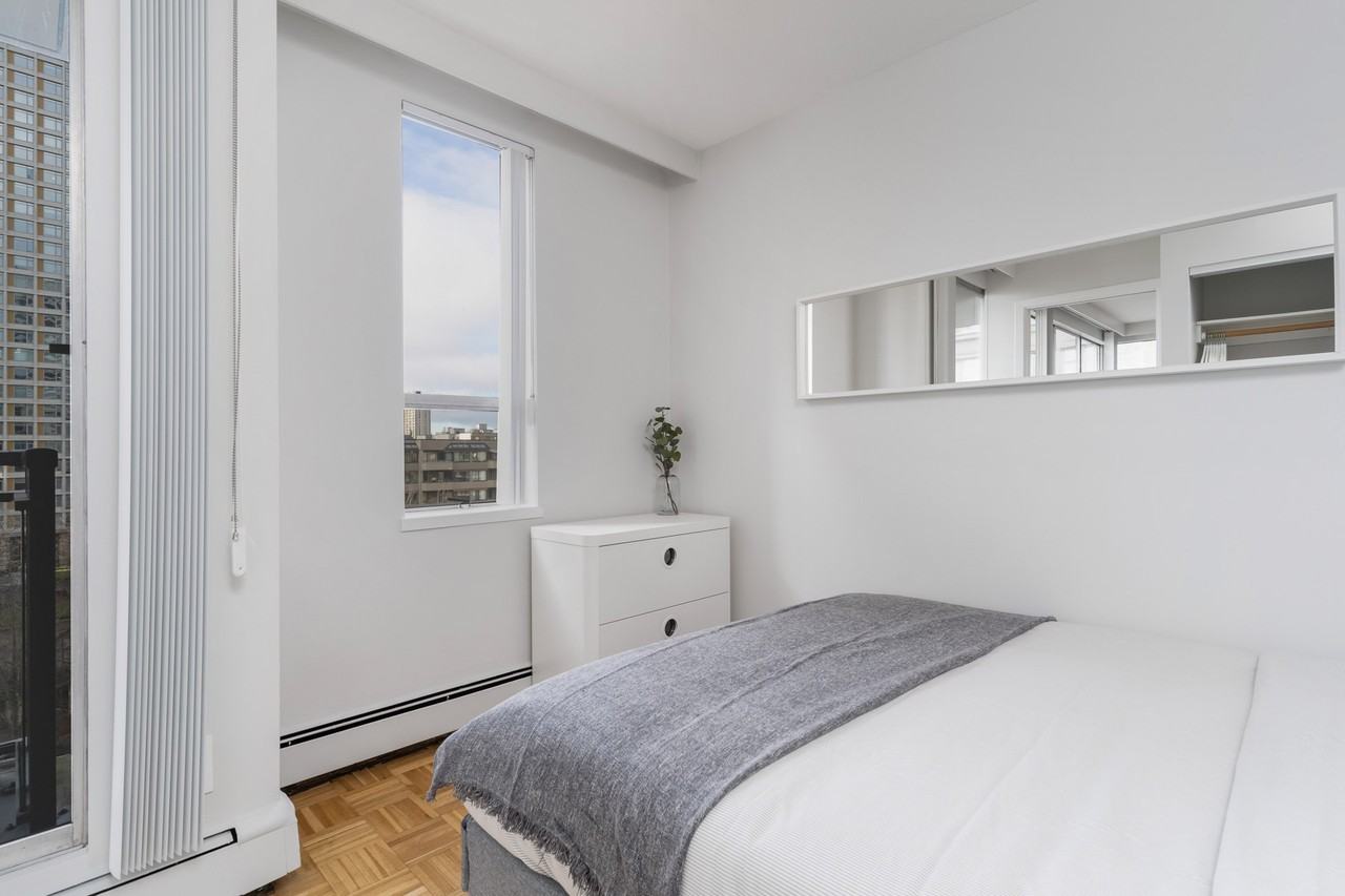 1033 Haro St - Photo 6 of 9