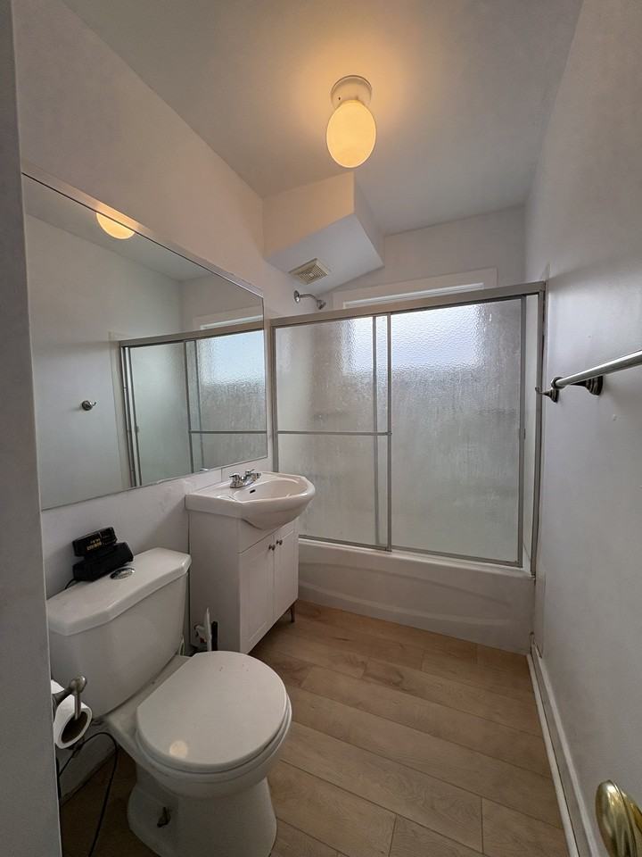 166 Brock St - Photo 4 of 9