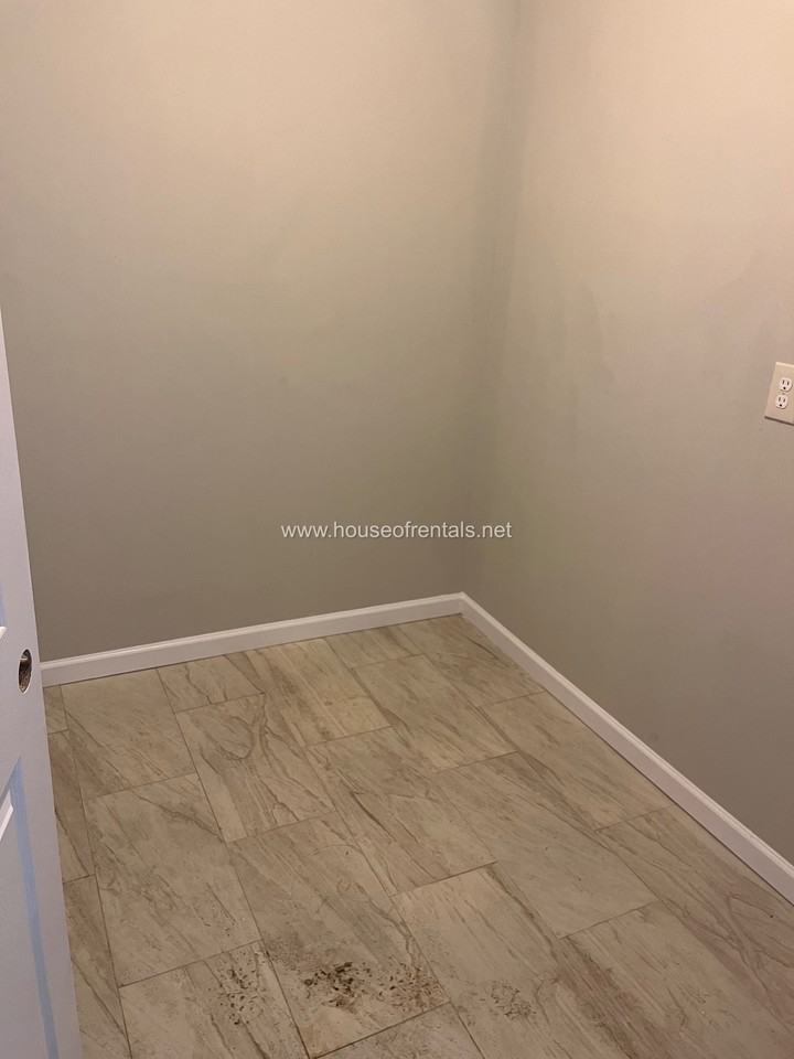 17 Orchard Dr #B - Photo 7 of 8