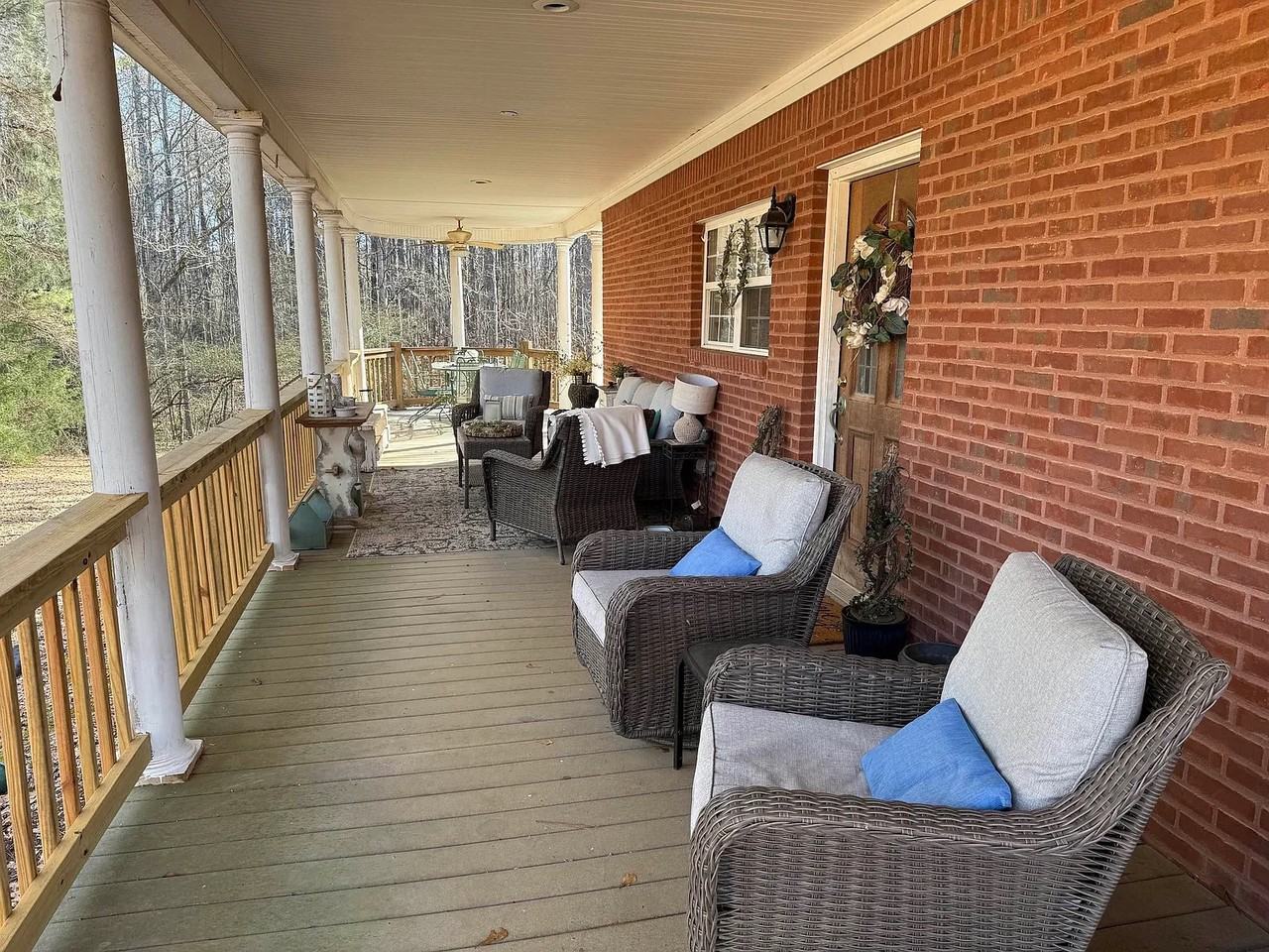 295 Tyson Rd - Photo 2 of 16