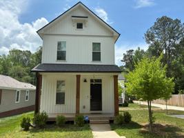featured image of 1420 Maplewood Dr