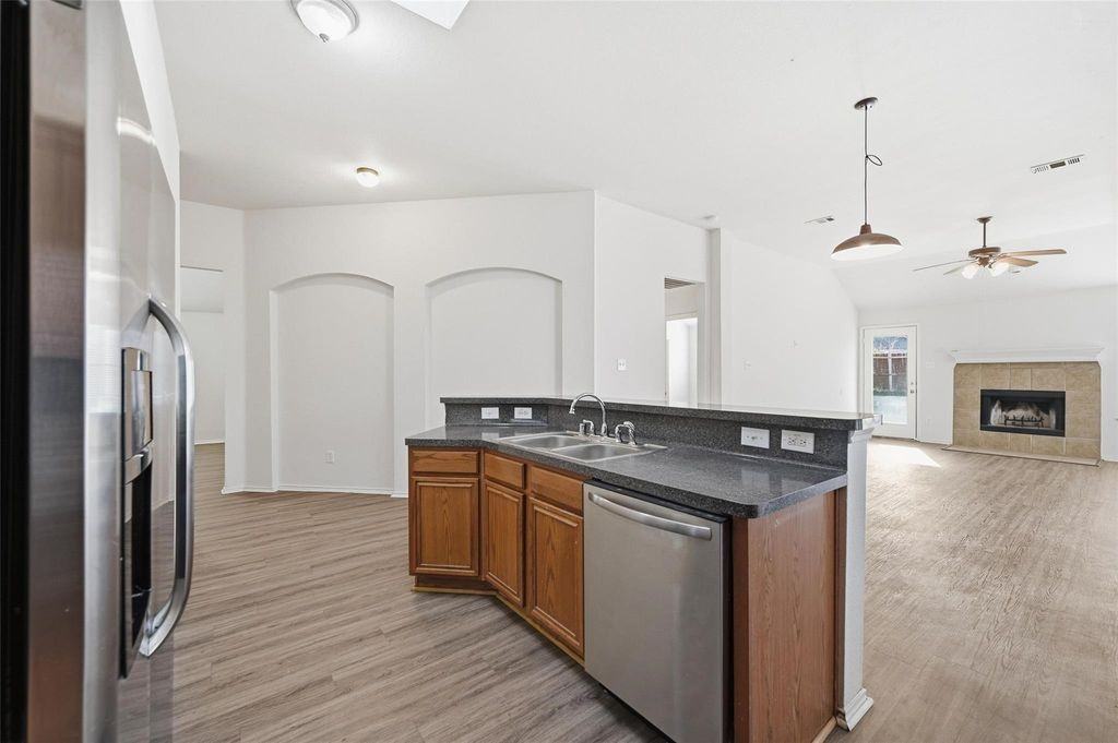 526 Niagara Falls Drive - Photo 3 of 11