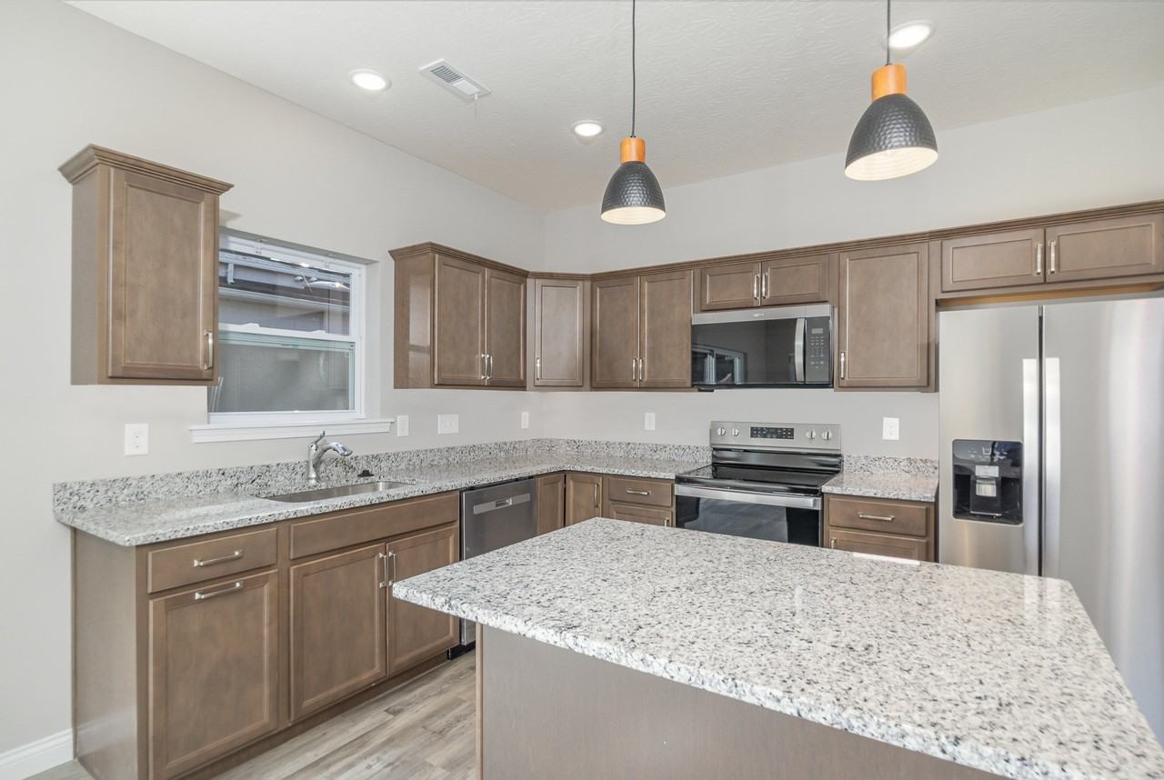 502 Station Ct #502 - Photo 4 of 25