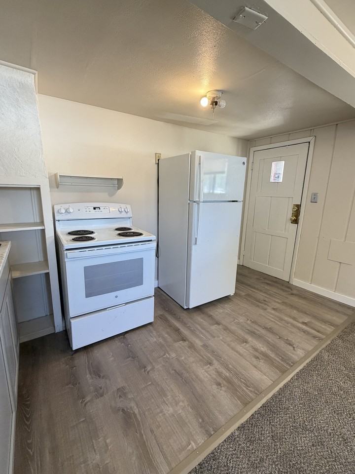 2709 W Rose Hill St #2 - Photo 3 of 7