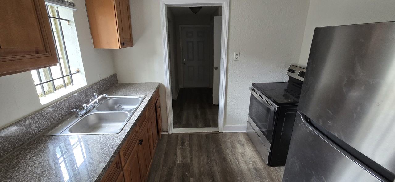 2116 Mcmillan St #1 - Photo 3 of 10