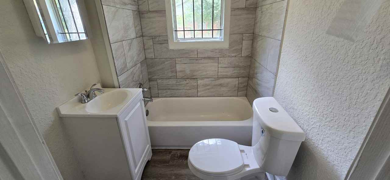 2116 Mcmillan St #1 - Photo 7 of 10