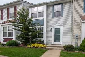 featured image of 5620 Queen Anne Ct #1