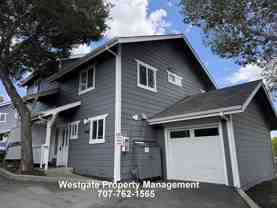 420 418, 420 and 422 Upham Street  - 418A Upham Street - Photo 1 of 1