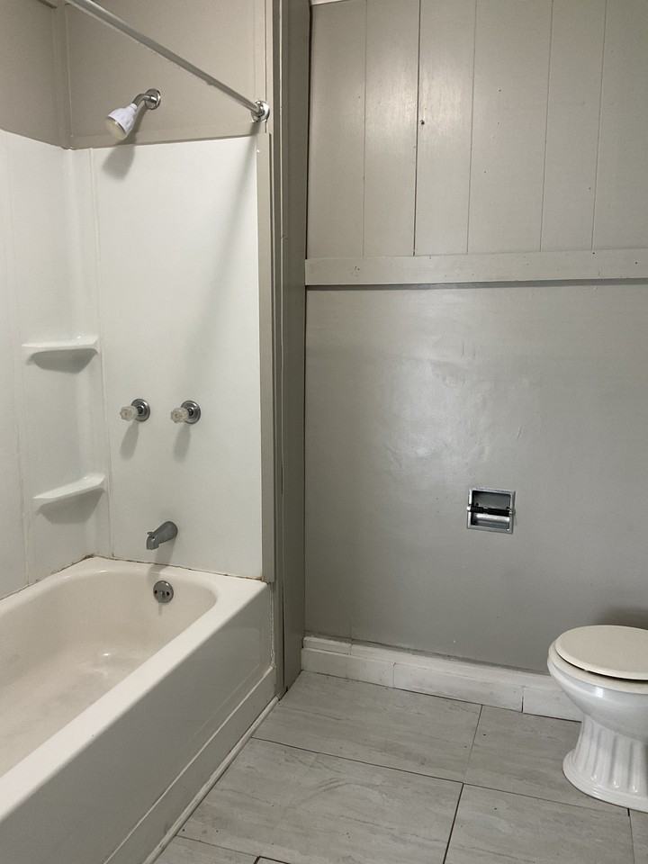 1637 Saint Marys Ave #2 - Photo 5 of 5