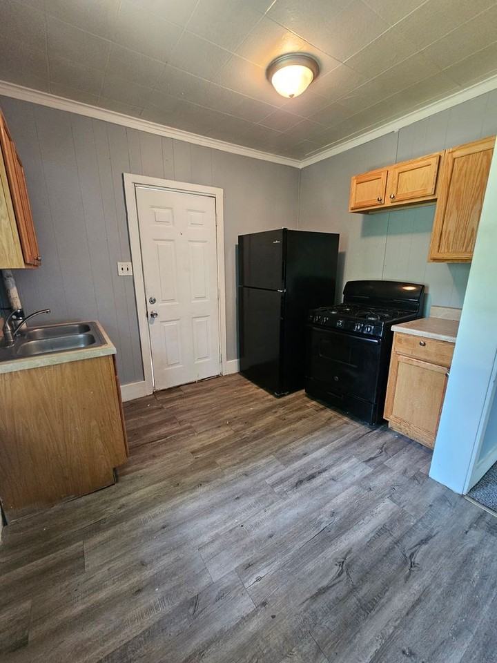 2947 13th Ave. - Photo 2 of 30