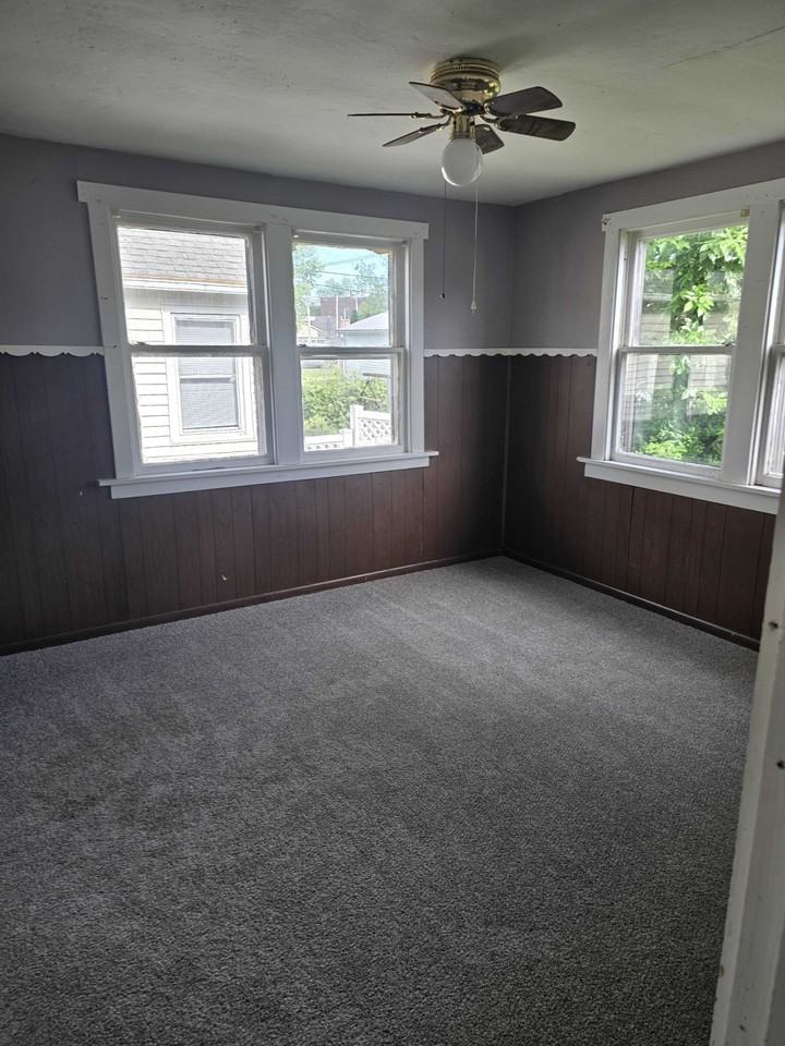 437 1st Ave #1 - Photo 3 of 10