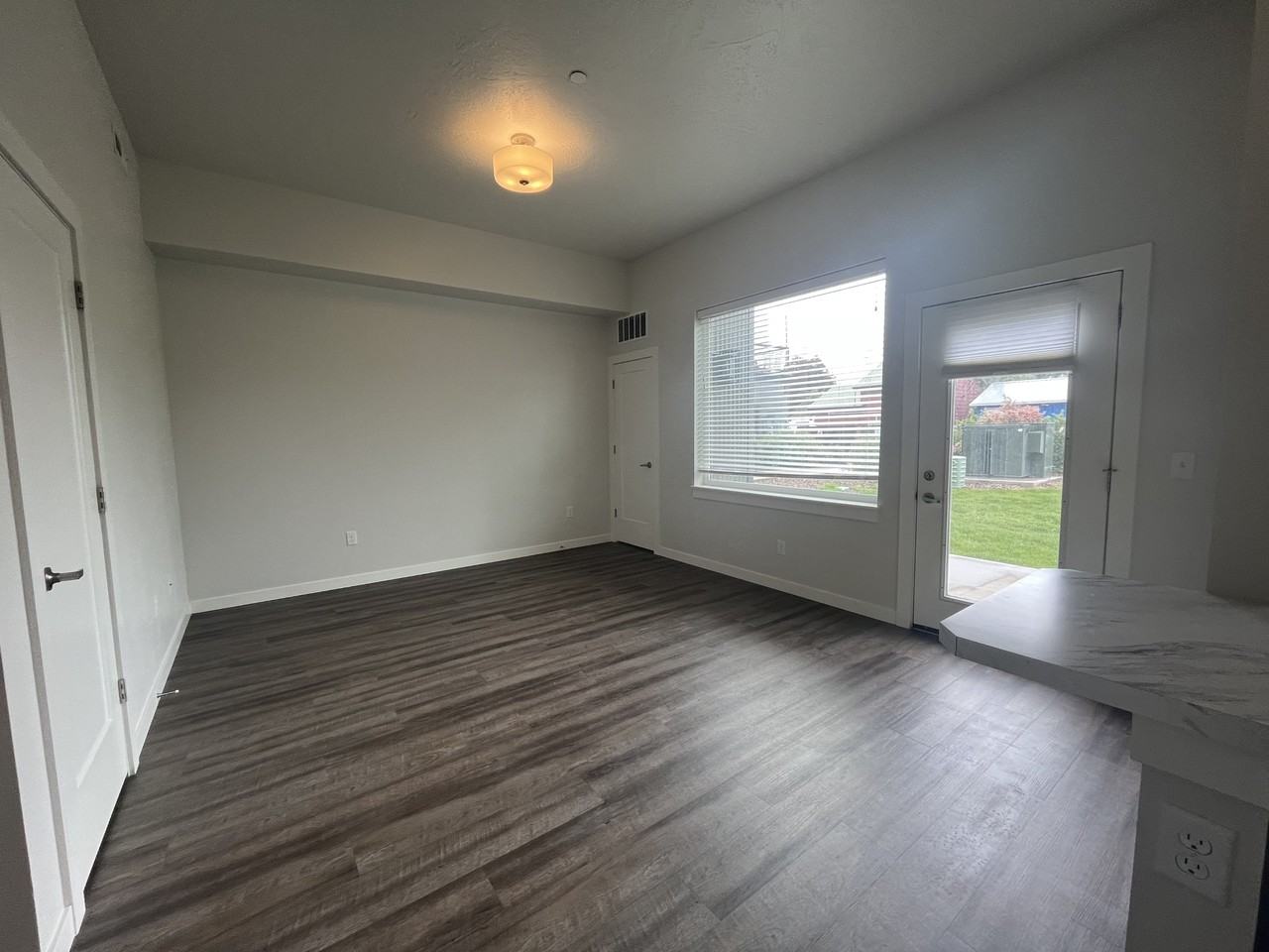 209 Hickory St #209-201 - Photo 5 of 11