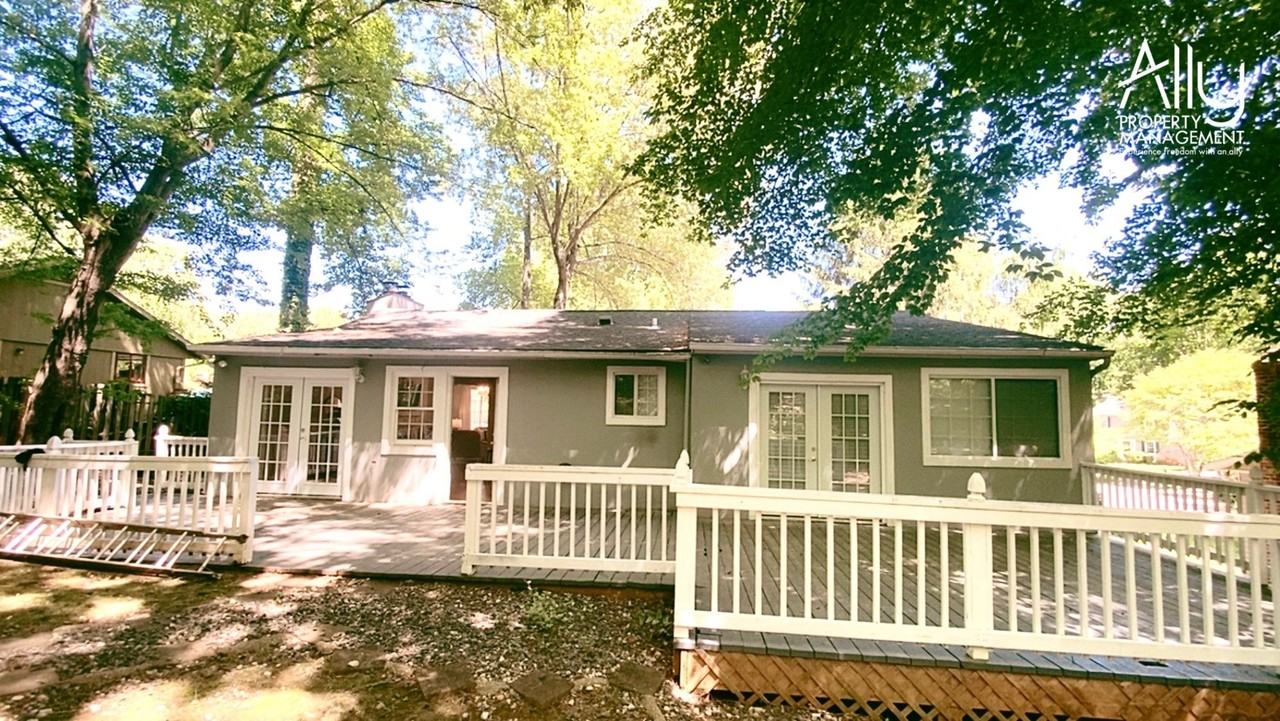 512 Woodmont Dr #1 - Photo 3 of 22