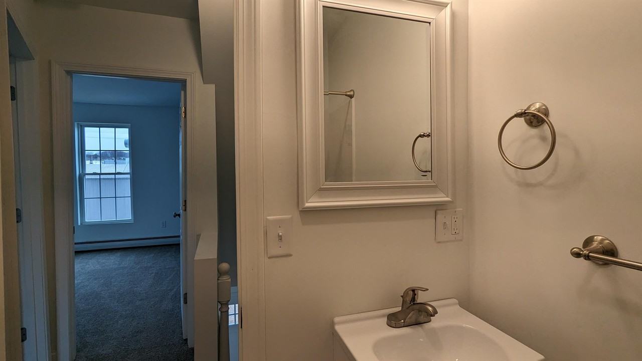22 Wallace Ct #2 - Photo 5 of 15