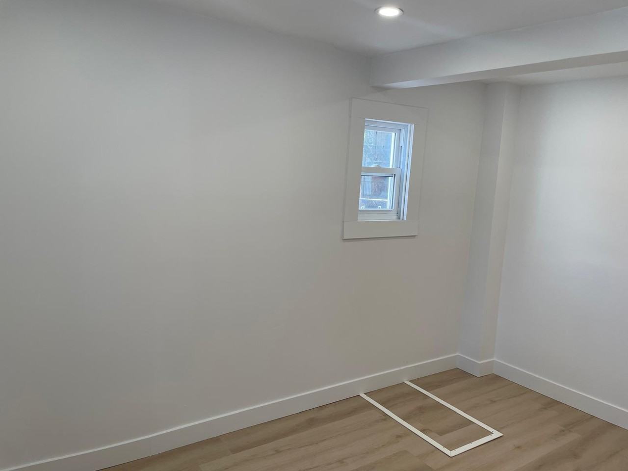 208 Rue Charron - Photo 3 of 8