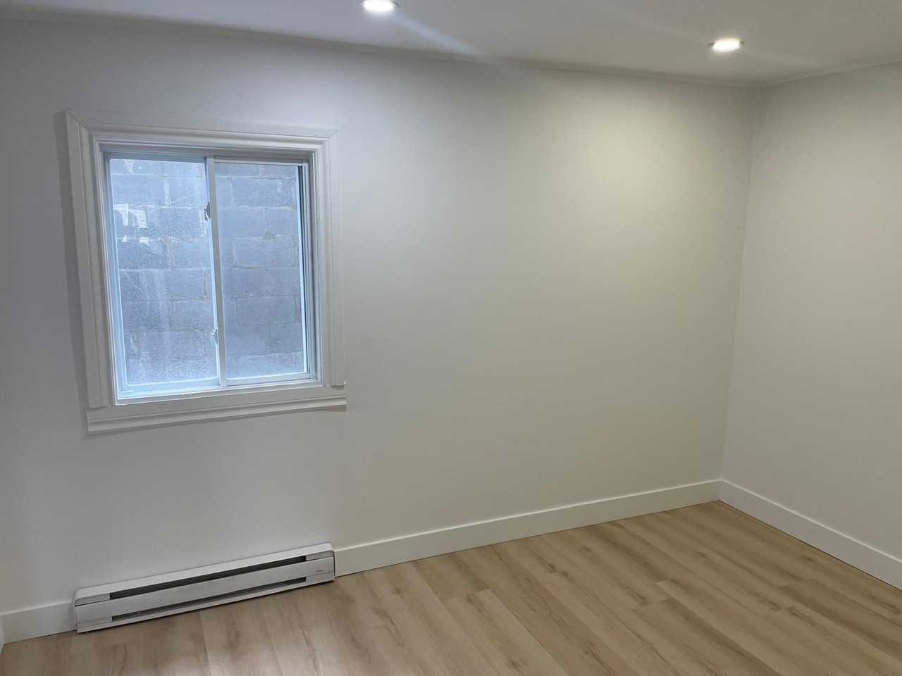 208 Rue Charron - Photo 5 of 8