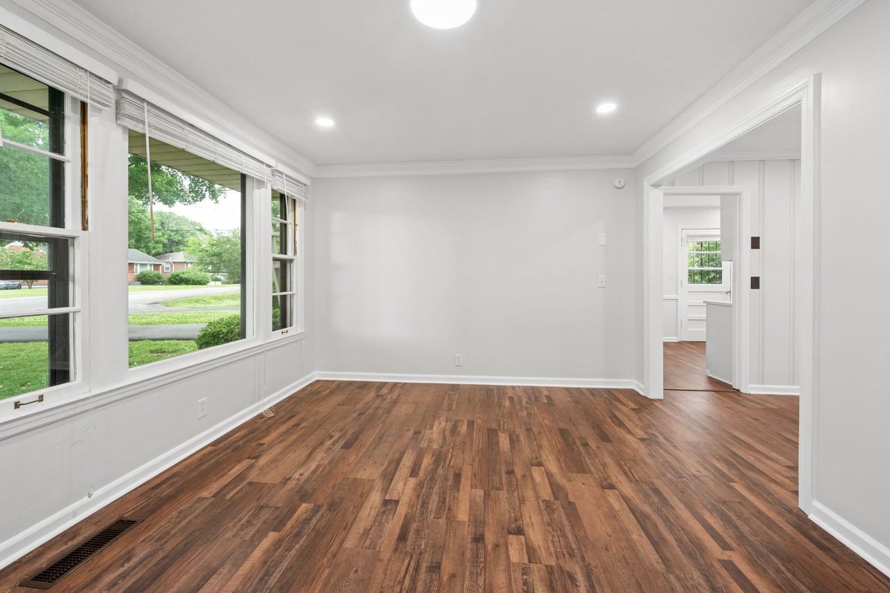 3522 Hewlett Drive - Photo 5 of 26