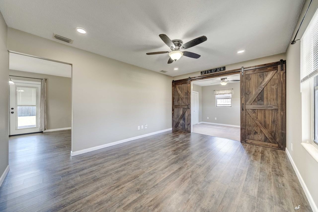 114 S Kimbrel Ave #1 - Photo 2 of 19