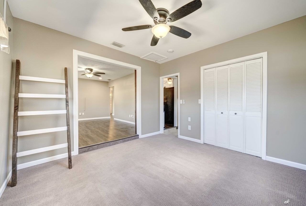 114 S Kimbrel Ave #1 - Photo 4 of 19