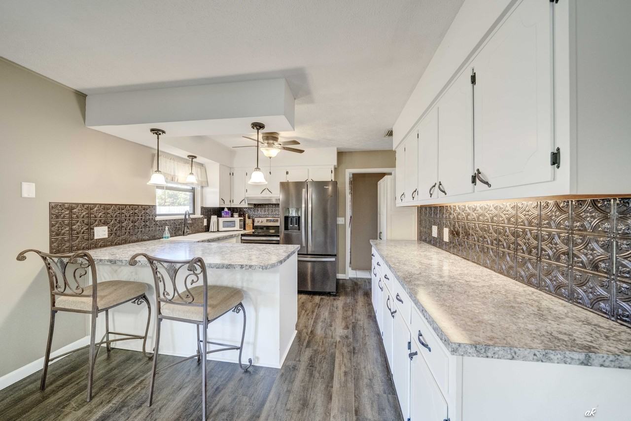 114 S Kimbrel Ave #1 - Photo 6 of 19