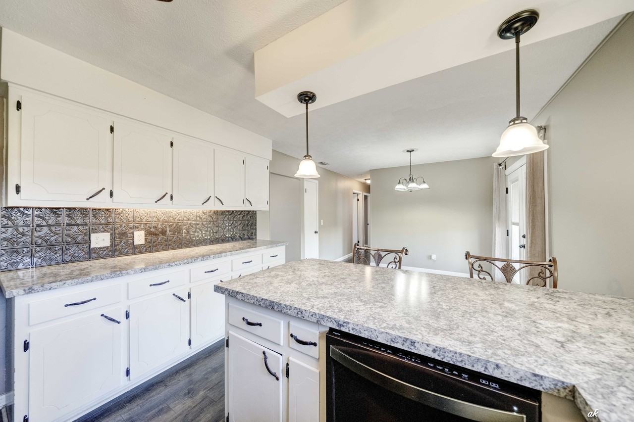 114 S Kimbrel Ave #1 - Photo 7 of 19