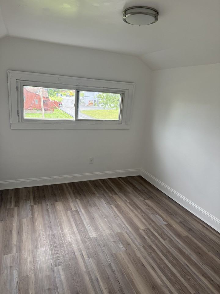 20 Erskine Ave #2 - Photo 2 of 6
