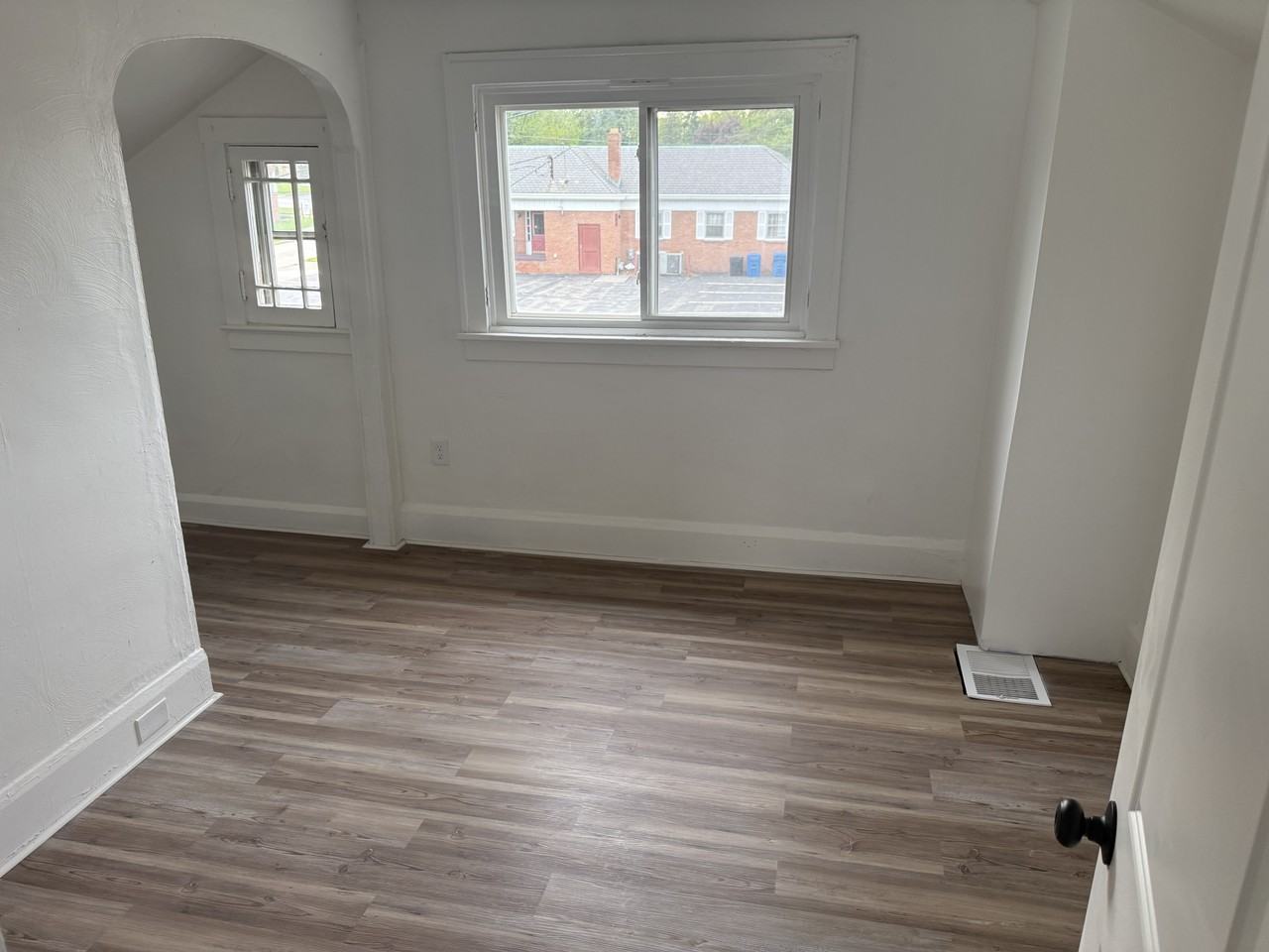 20 Erskine Ave #2 - Photo 6 of 6