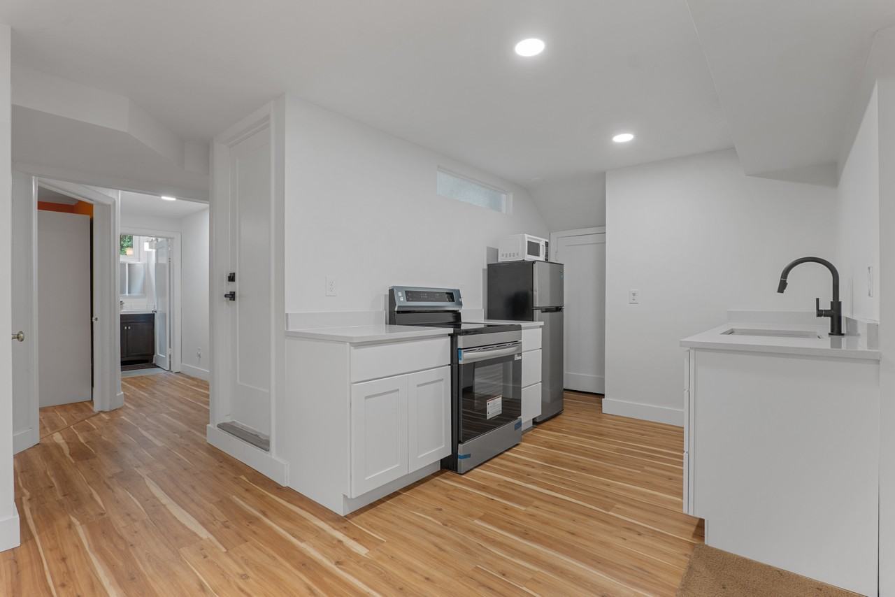 1543 Binford St #1 - Photo 3 of 24