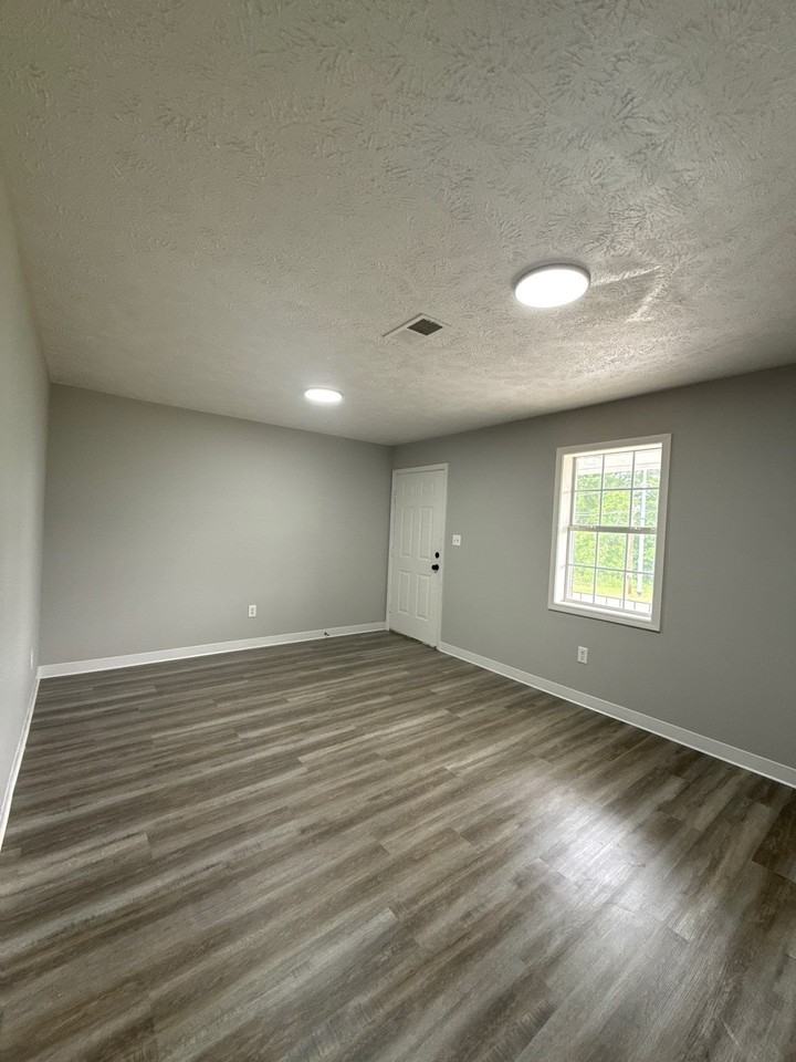 1262 Fairground Rd #1 - Photo 4 of 6