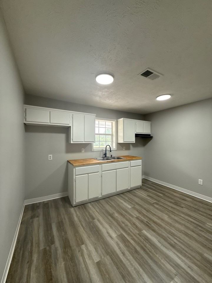 1262 Fairground Rd #1 - Photo 5 of 6