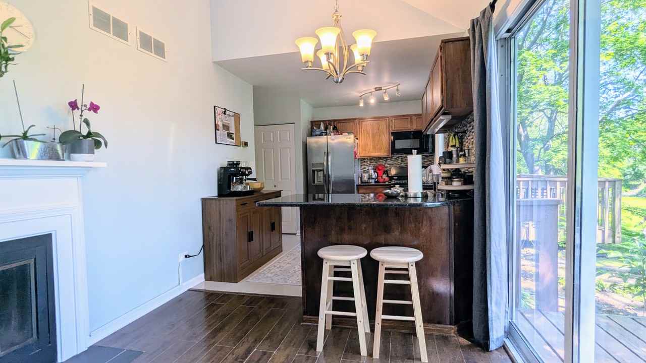 319 W Doral Ct #1 - Photo 5 of 14