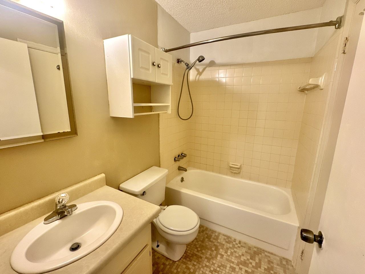 4022 Camellia Dr #1 - Photo 6 of 11