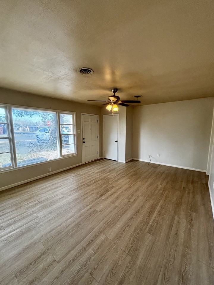 1920 45th St #1 - Photo 2 of 18