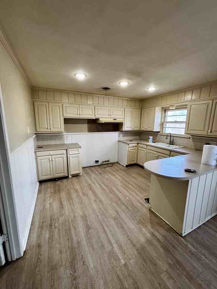 1920 45th St #1 - Photo 3 of 18