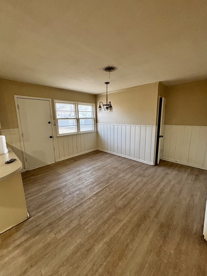 1920 45th St #1 - Photo 4 of 18