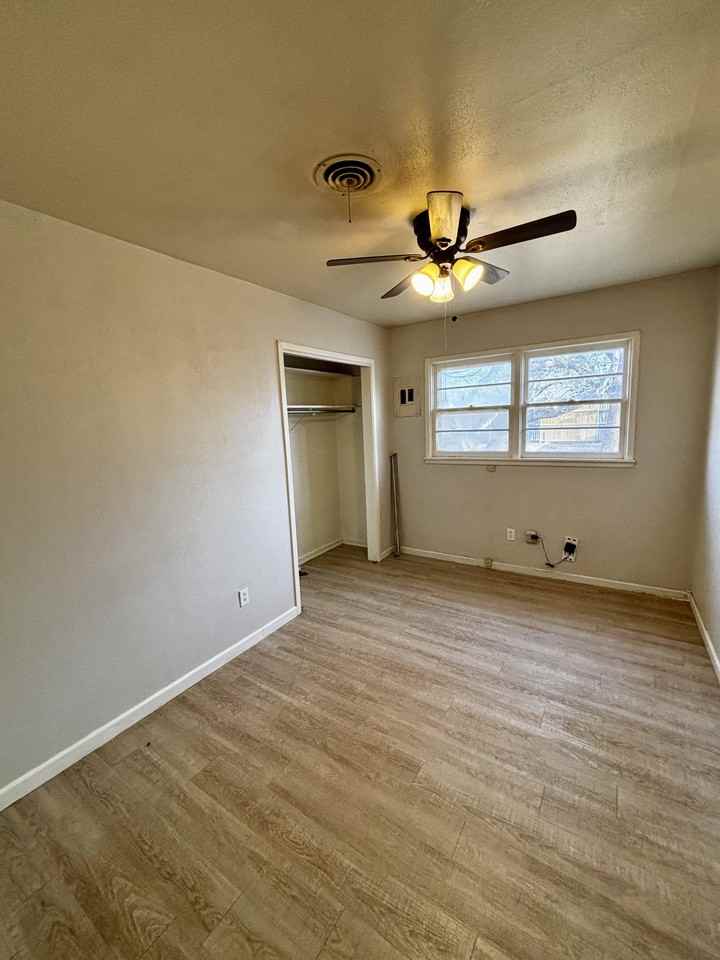 1920 45th St #1 - Photo 5 of 18