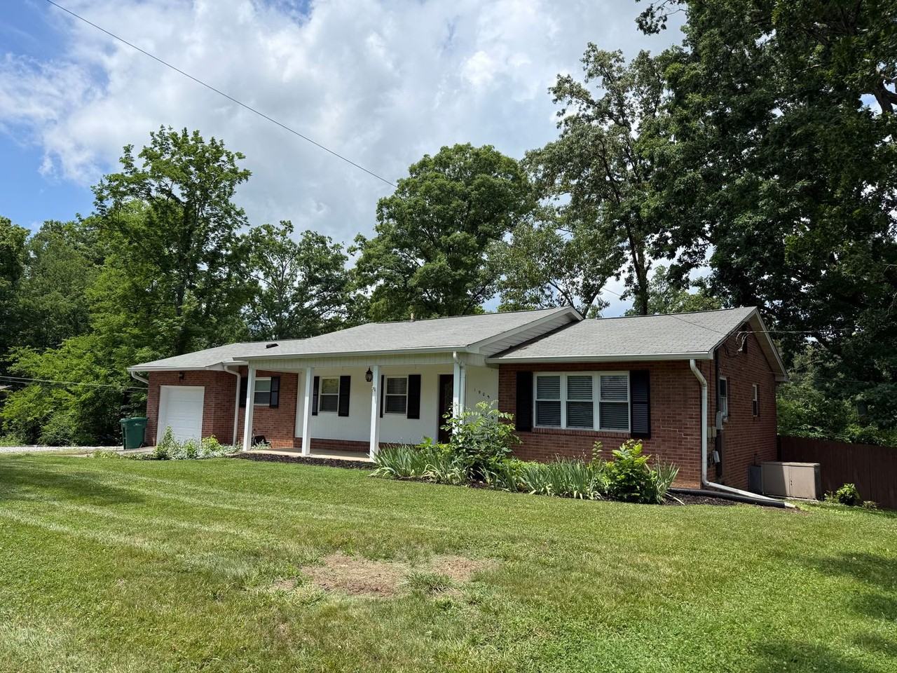 1905 S Hills Dr - Photo 2 of 19