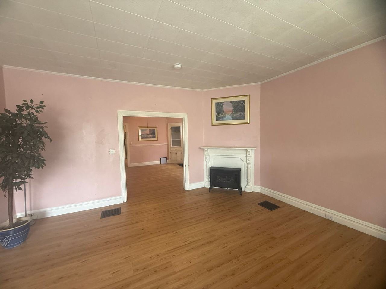 630 N West St - Photo 2 of 13