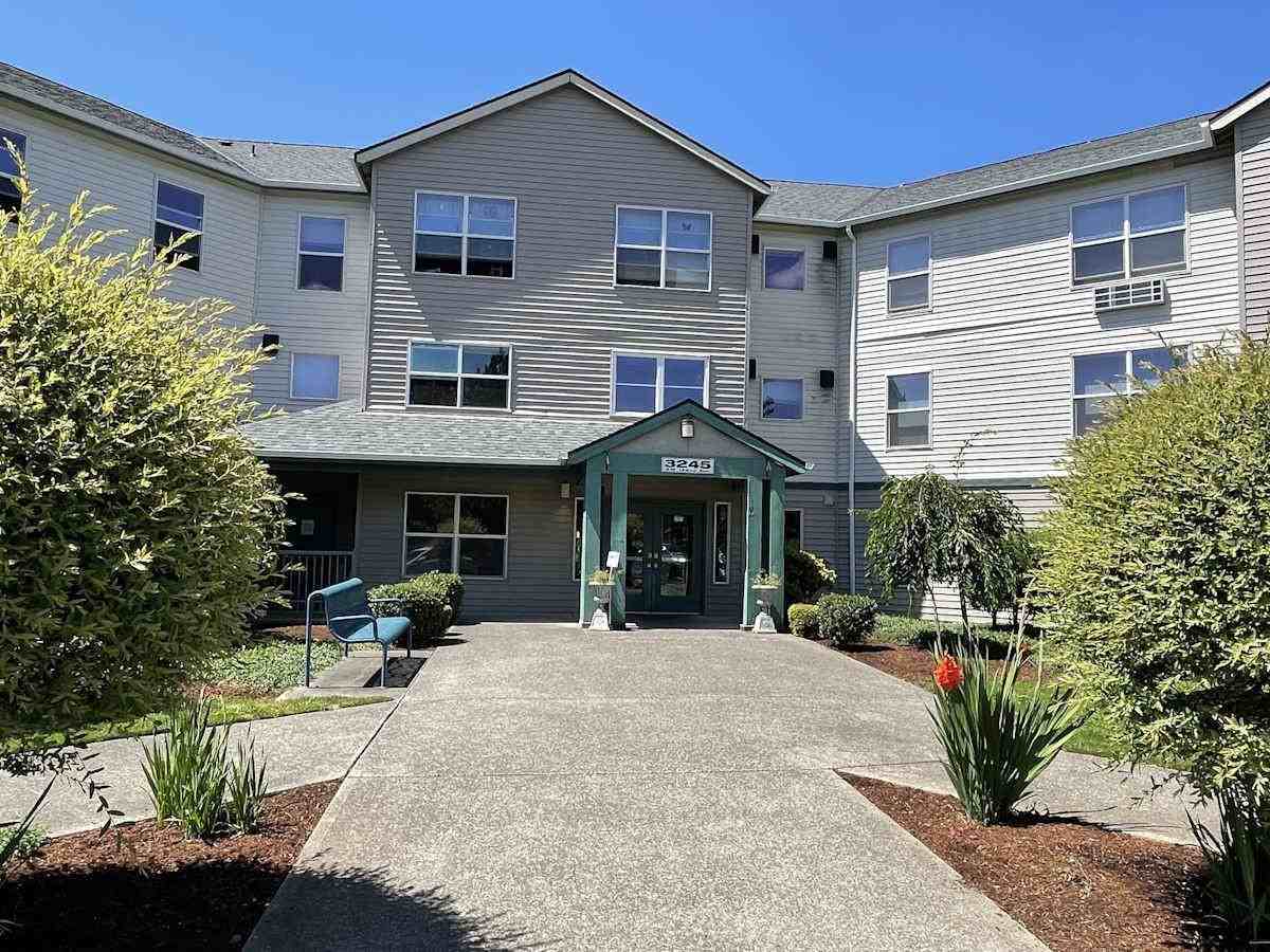 3245 Sw 182nd Ave - Photo 3 of 7