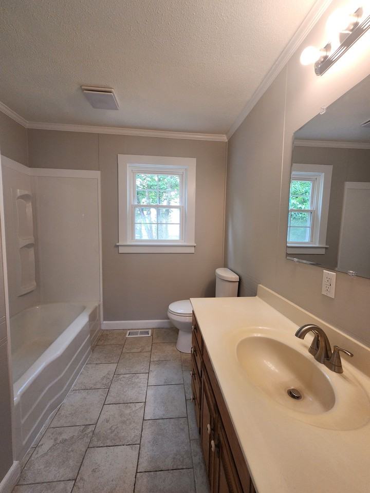 1067 Crescent Dr #1 - Photo 7 of 12