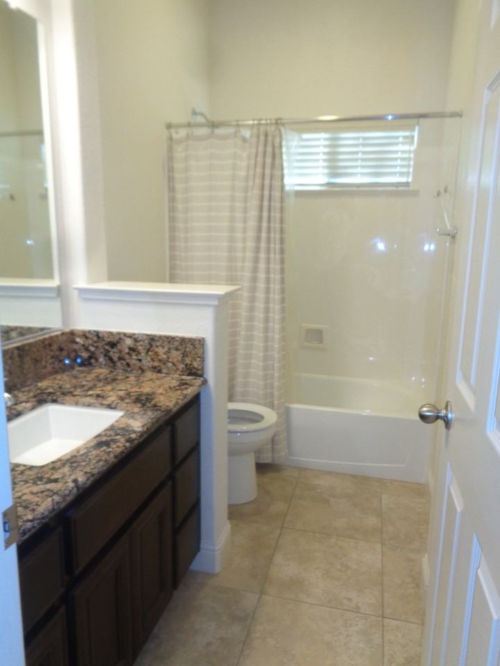 2140 Cling Dr #1 - Photo 5 of 19