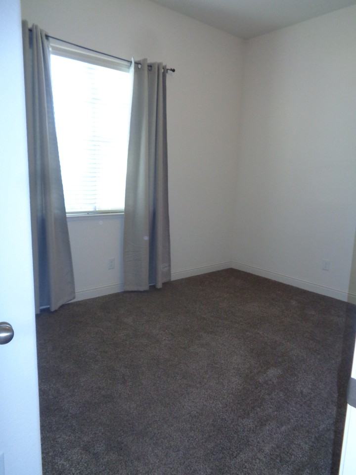 2140 Cling Dr #1 - Photo 7 of 19