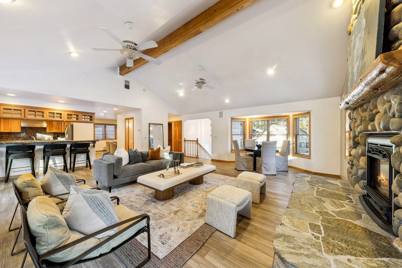 926 Tanglewood Dr #1 - Photo 6 of 30