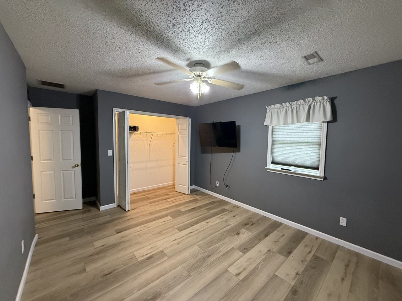 120 S Rose St #1 - Photo 5 of 20