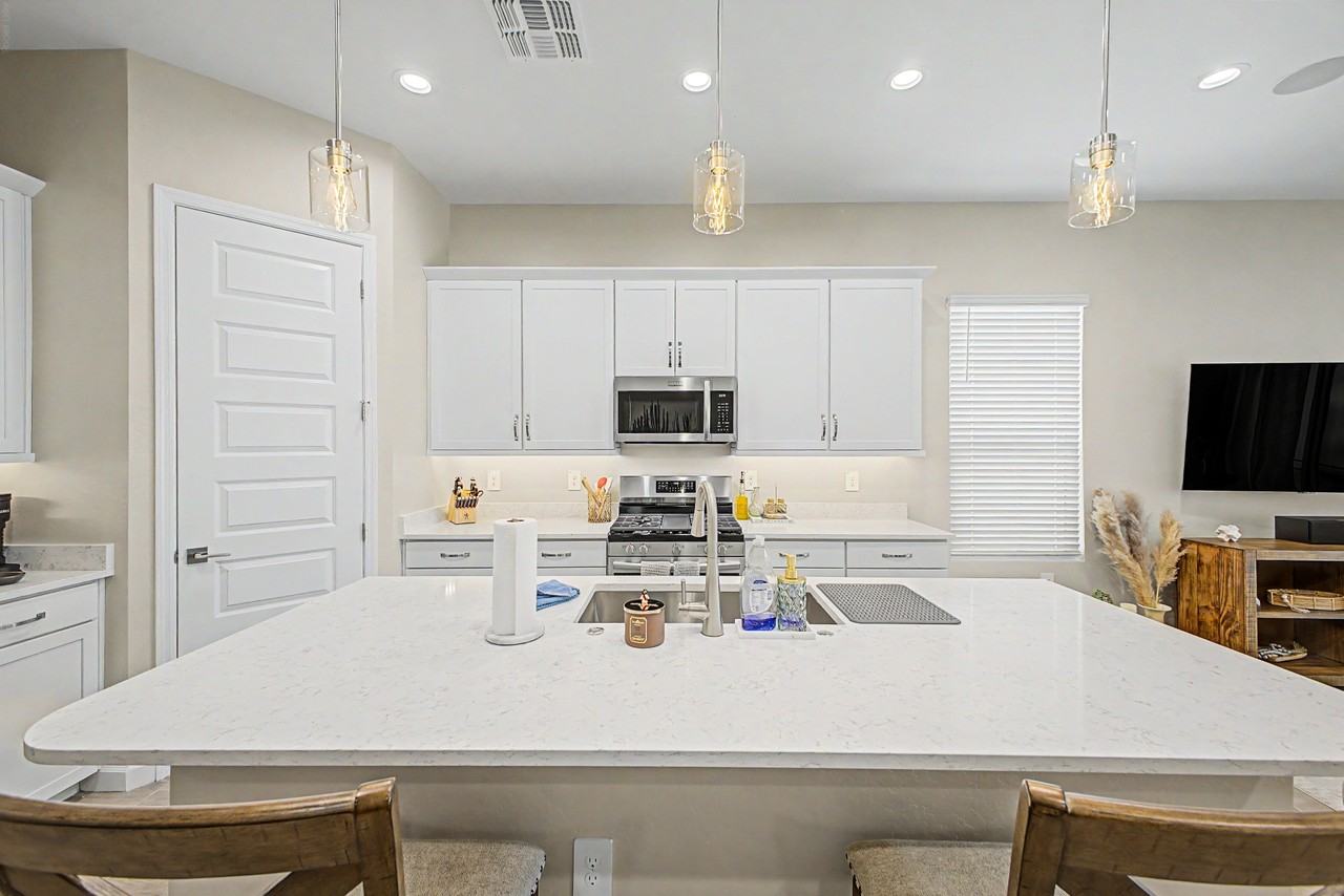 21181 N 104th Ln #1 - Photo 5 of 26