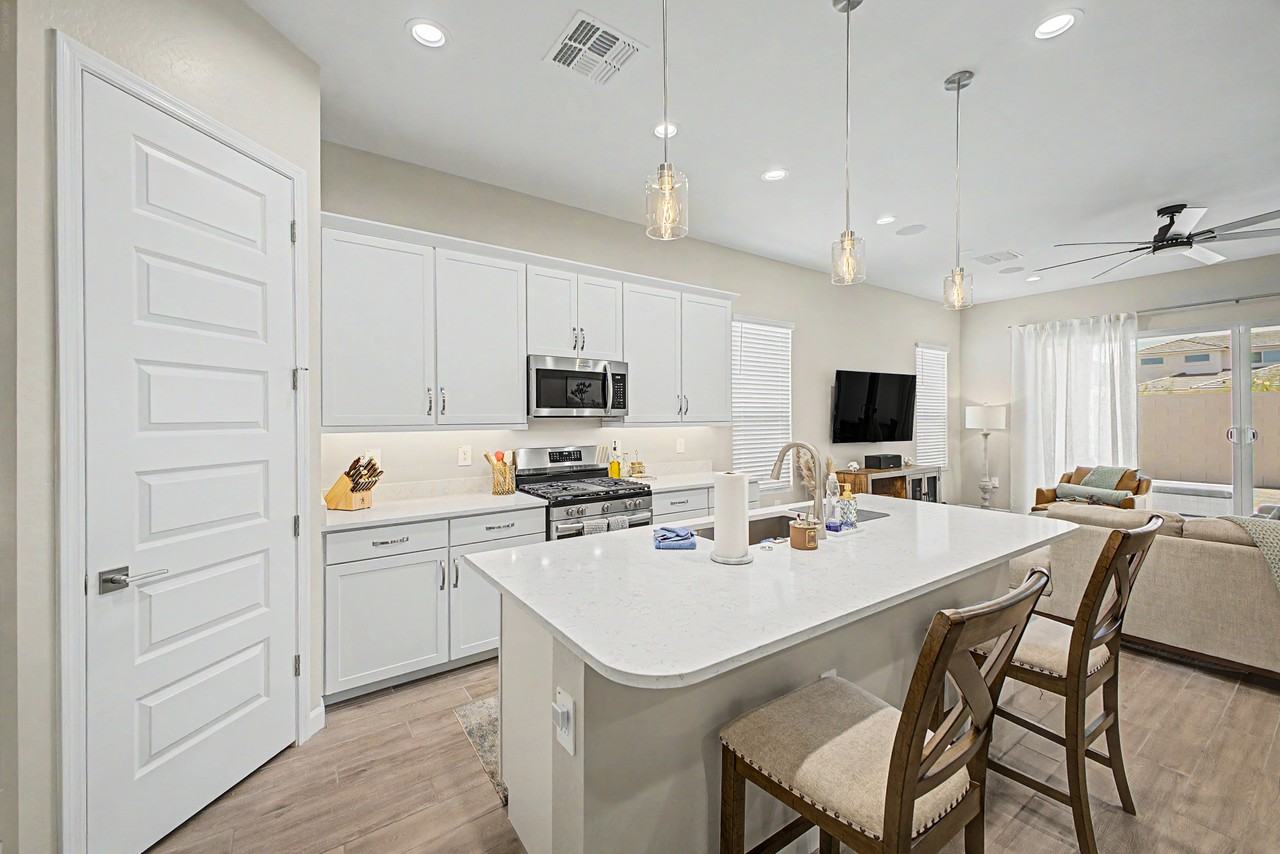 21181 N 104th Ln #1 - Photo 6 of 26