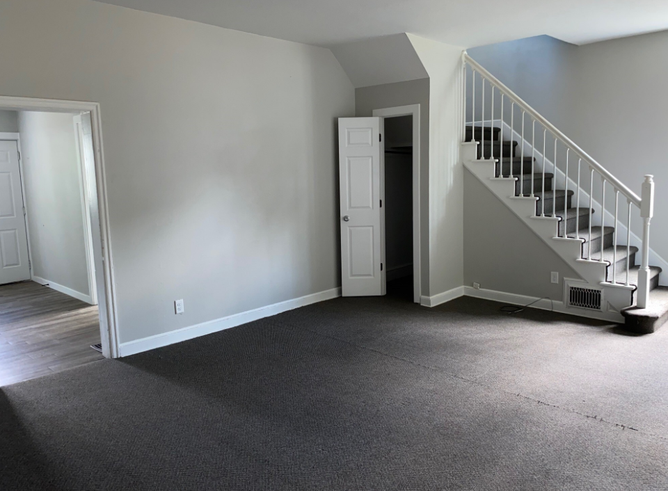 541 Putnam St #1 - Photo 2 of 12