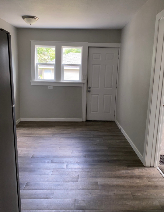 541 Putnam St #1 - Photo 3 of 12