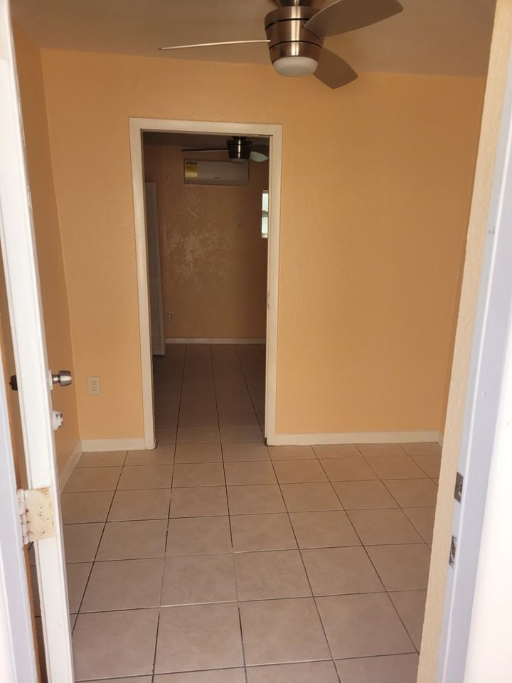 2828 Southwest 3rd Street - Photo 2 of 11